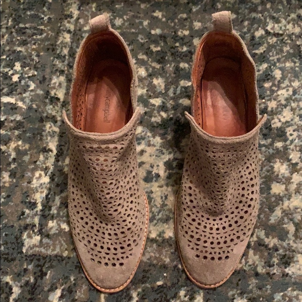 Jeffrey Campbell Taupe Booties!